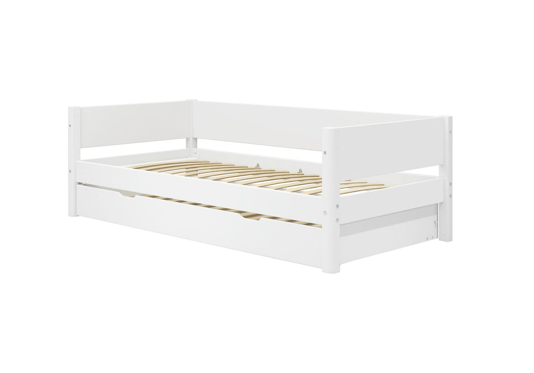 The Decorators: Pat cu extensie pentru oaspeti Flexa White 90x200 cm