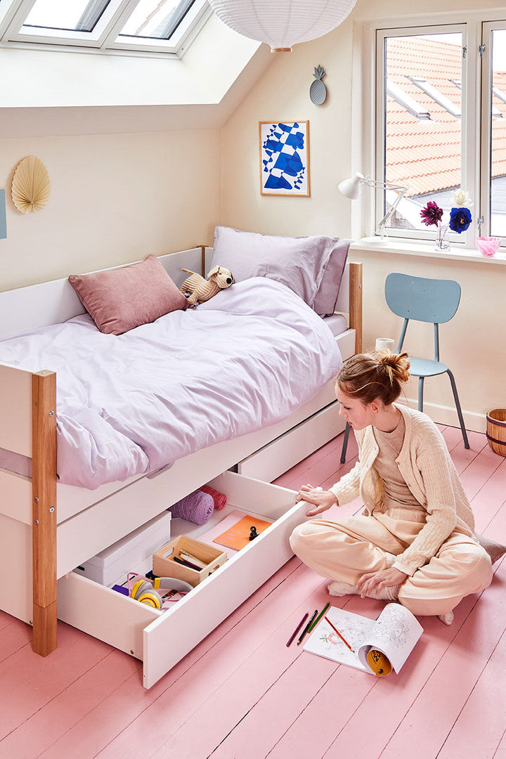 The Decorators: Pat cu extensie si doua sertare Flexa Nor 90x200 cm