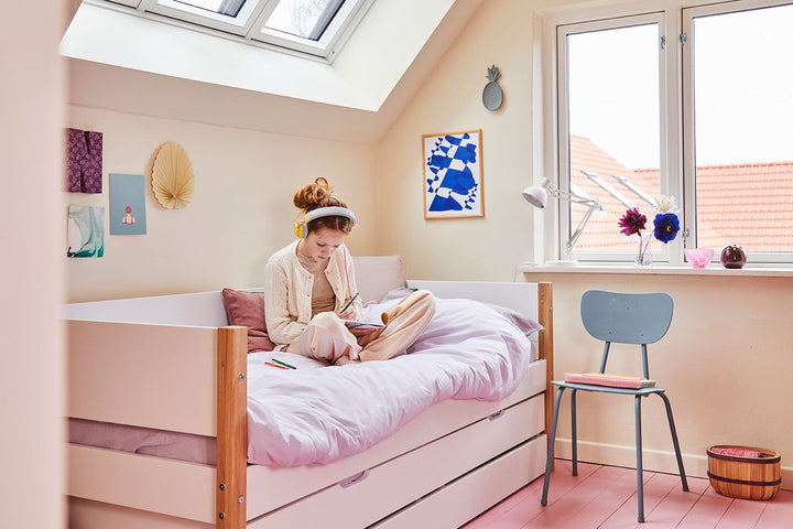 The Decorators: Pat cu extensie si doua sertare Flexa Nor 90x200 cm
