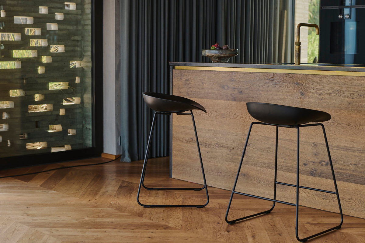 Scaun de bar BoConcept Adelaide negru — detaliu