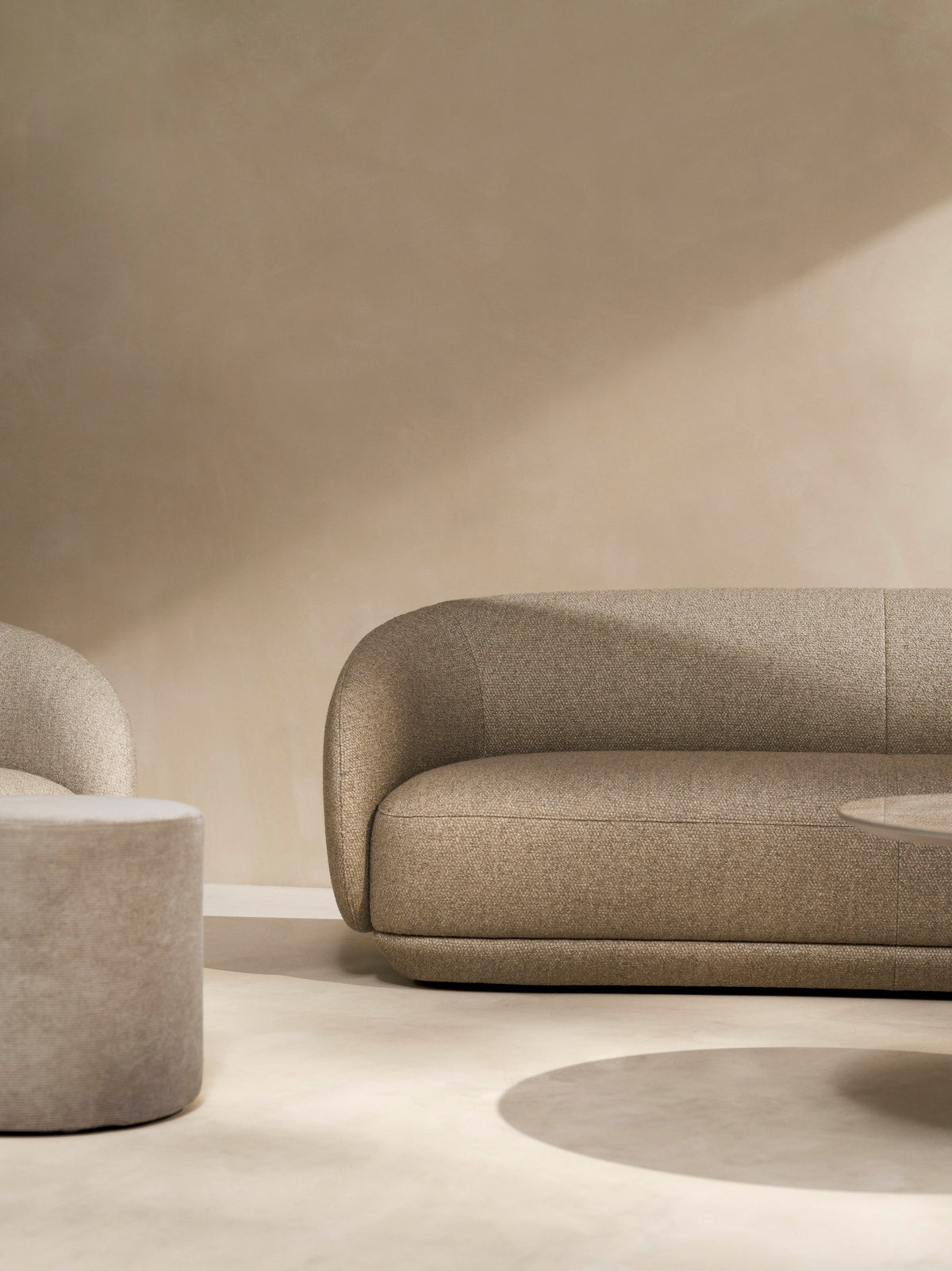 Canapea BoConcept Bolzano 2,5 locuri, maro Lazio — detaliu