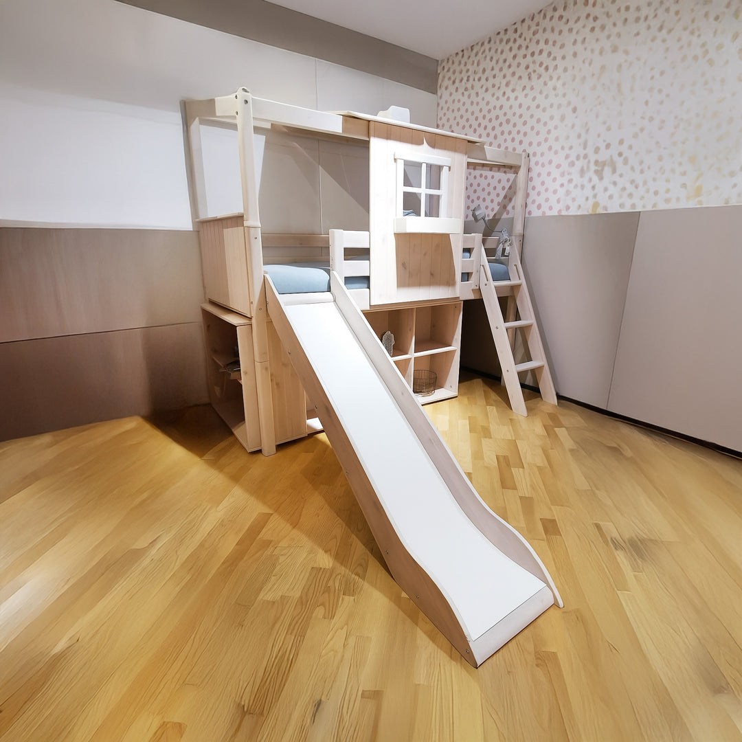 The Decorators: Pat Flexa cu casuta si tobogan
