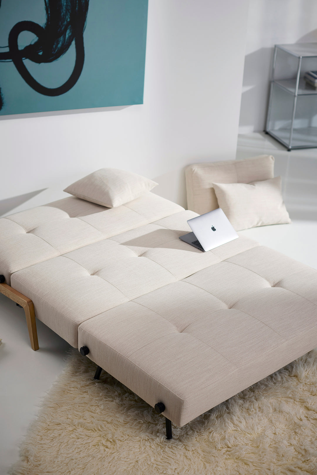 Canapea extensibilă Innovation Living Cubed Wood, tapițerie 612 Blida Sand Grey - fotografie de ambianță