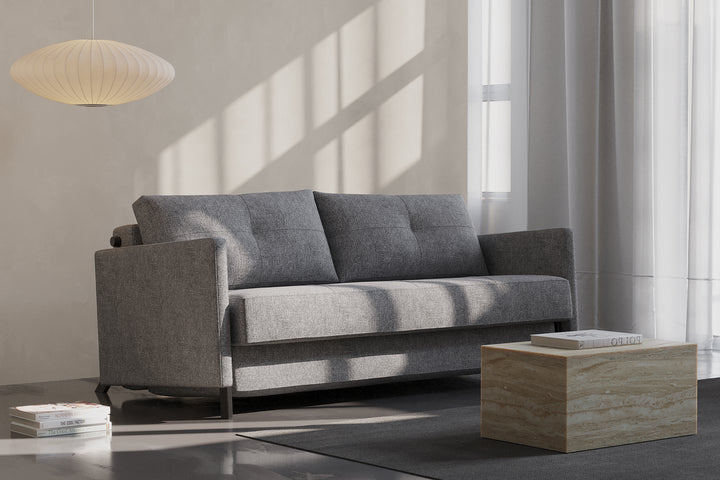 Canapea extensibilă Innovation Living Cubed cu cotiere, tapițerie 565 Twist Granite - fotografie de ambianță