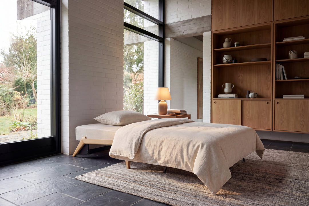 Canapea extensibilă Innovation Living Cubed Wood, tapițerie 565 Twist Granite - fotografie de ambianță
