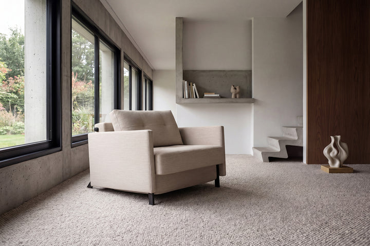 Canapea extensibilă Innovation Living Cubed cu cotiere, tapițerie 612 Blida Sand Grey - fotografie de ambianță