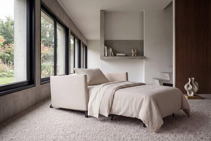 Canapea extensibilă Innovation Living Cubed cu cotiere, tapițerie 612 Blida Sand Grey - fotografie de ambianță