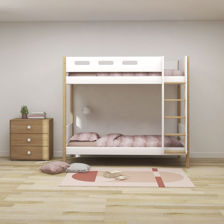 The Decorators: Paturi suprapuse inaltime 184 cm cu scara dreapta Flexa Nor 90x200 cm