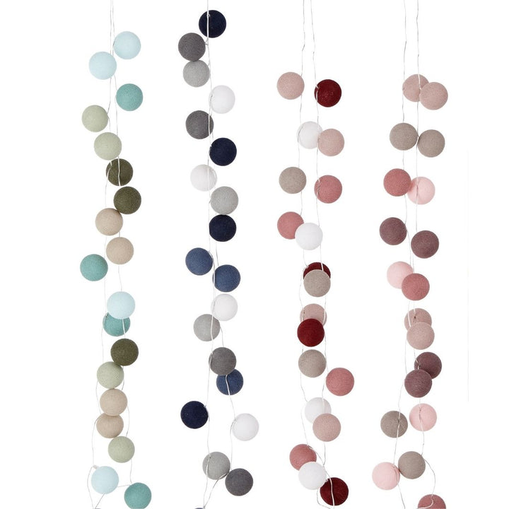 The Decorators: Ghirlanda luminoasa cu bile din bumbac, Fresh, albastra, 378 cm