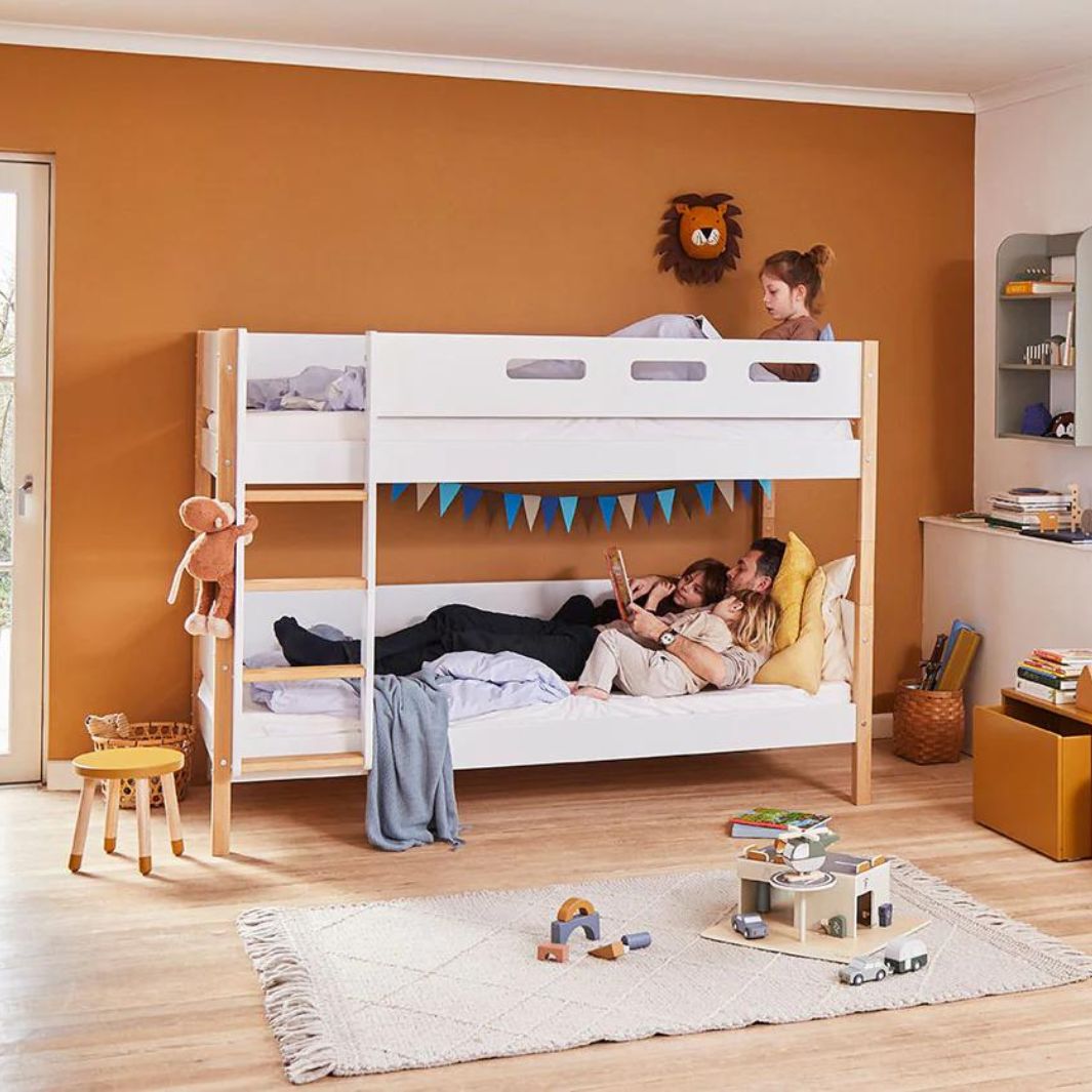 The Decorators: Paturi suprapuse inaltime 154 cm cu scara dreapta Flexa Nor 90x200 cm