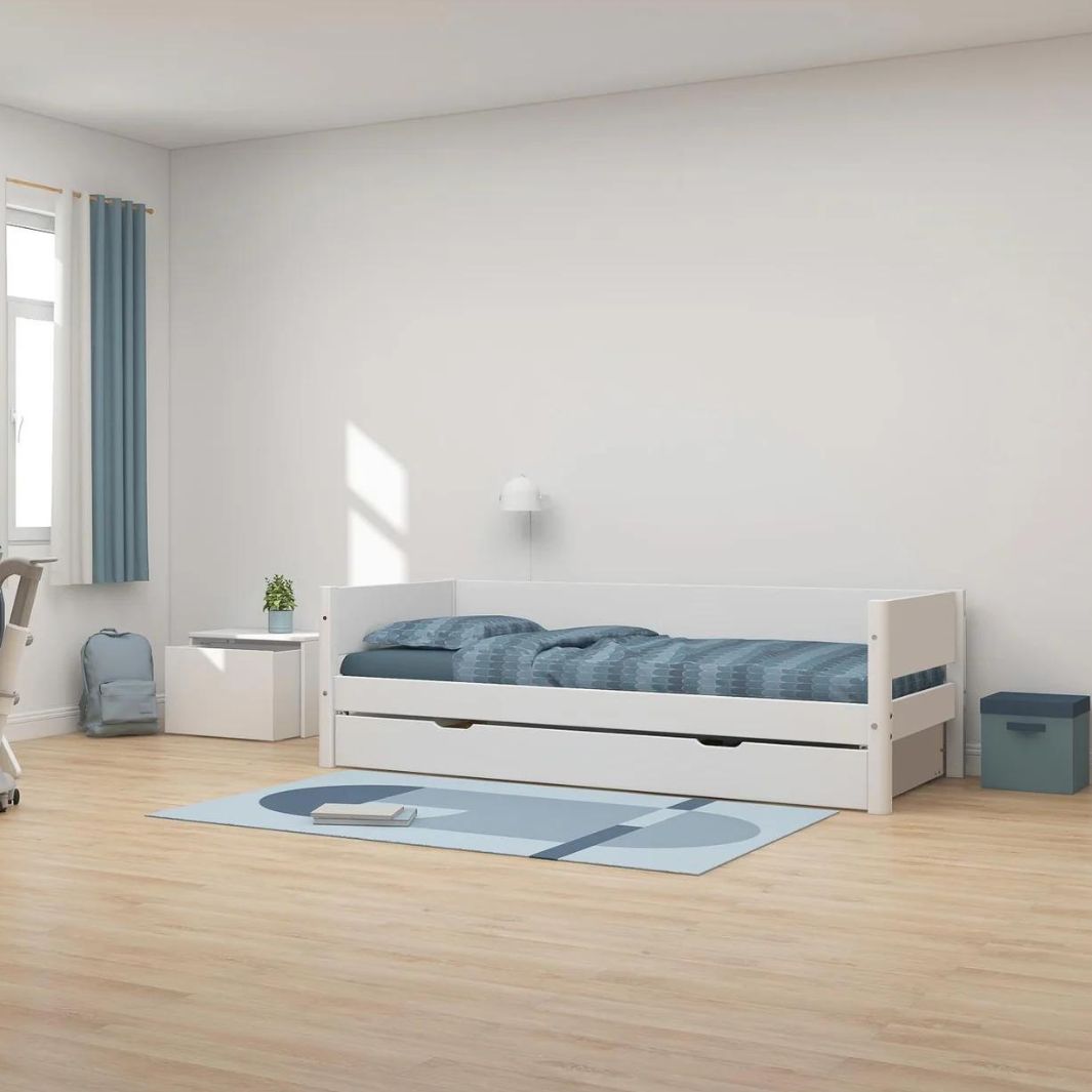 The Decorators: Pat cu extensie pentru oaspeti Flexa White 90x200 cm