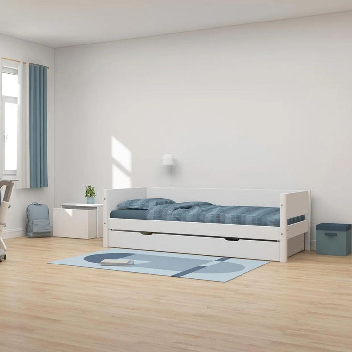The Decorators: Pat cu extensie pentru oaspeti Flexa White 90x200 cm