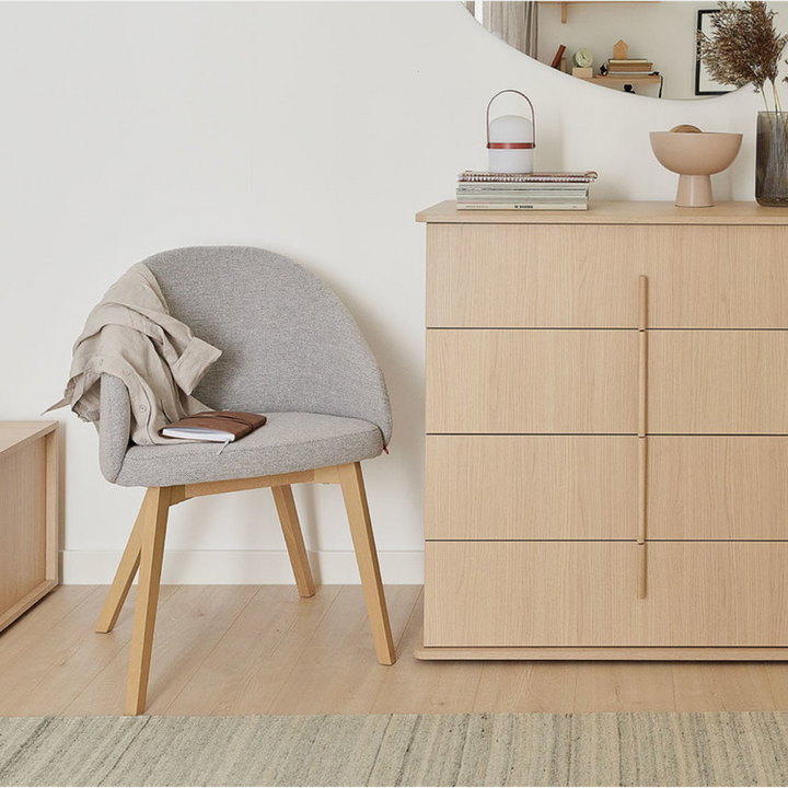 The Decorators: Scaun tapitat VOX Onest