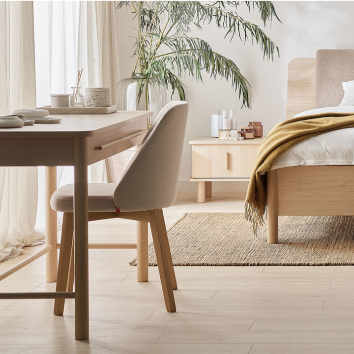 The Decorators: Scaun tapitat VOX Komm