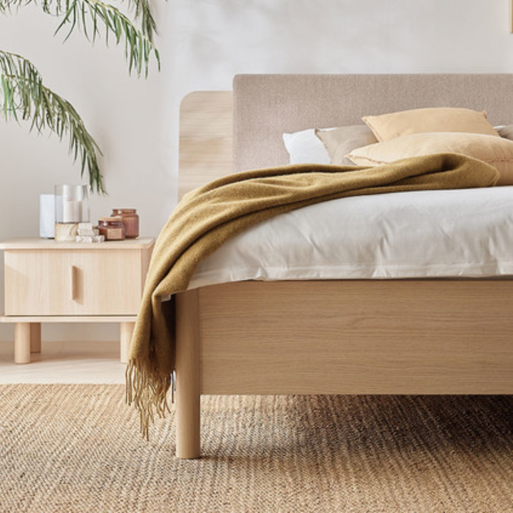 The Decorators: Pat cu tablie inclinata VOX Omm