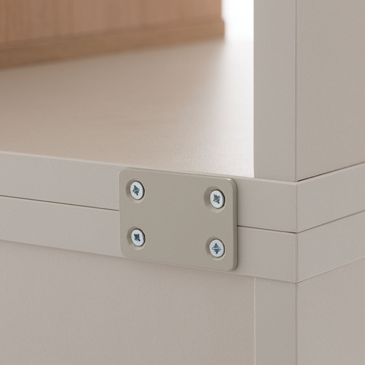 The Decorators: Corp comoda VOX Into