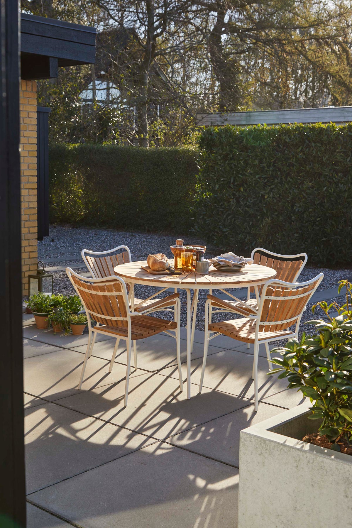 Set dining Cinas Ellen 110 cm si 4 scaune alb