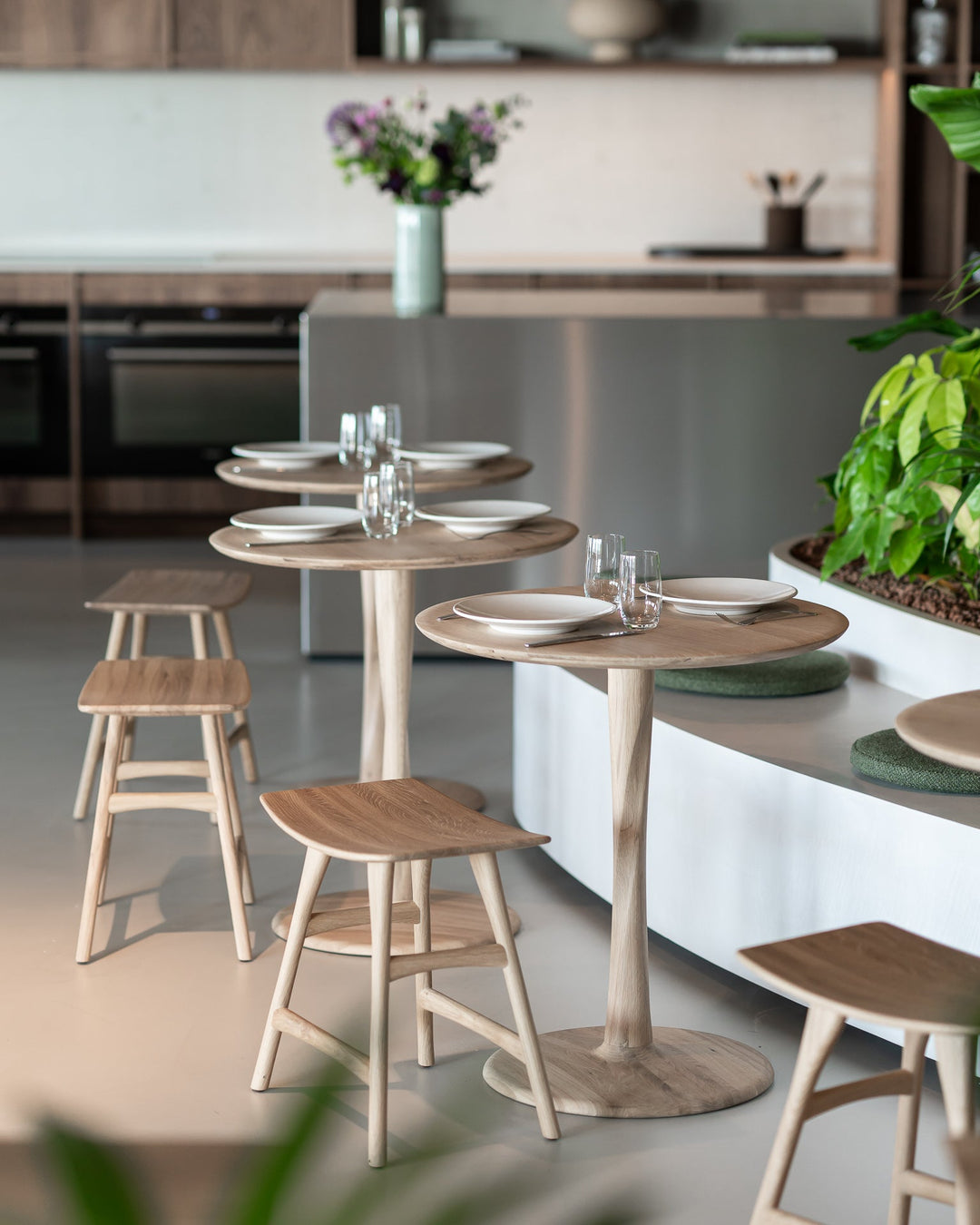 Scaun de bar insula Ethnicraft Osso