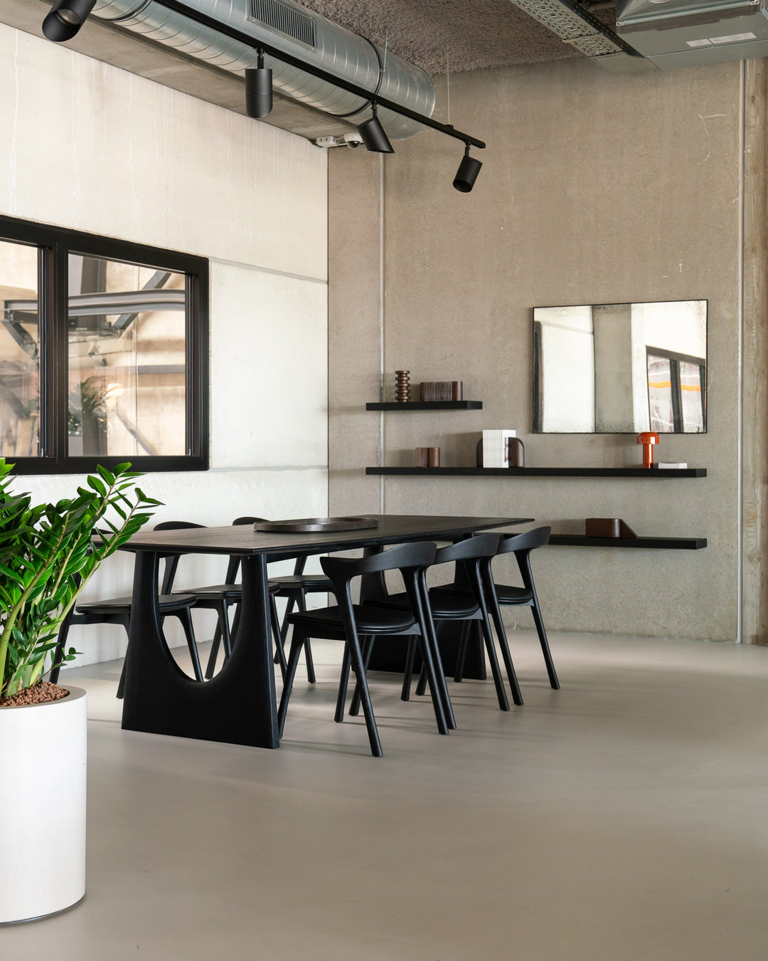 Kantin_53058_Geometric_dining_table_51492_Bok_dining_chair_web.jpg