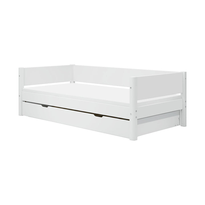 The Decorators: Pat cu extensie pentru oaspeti Flexa White 90x200 cm