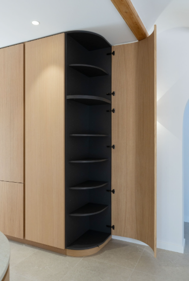 Curved kitchen — 2