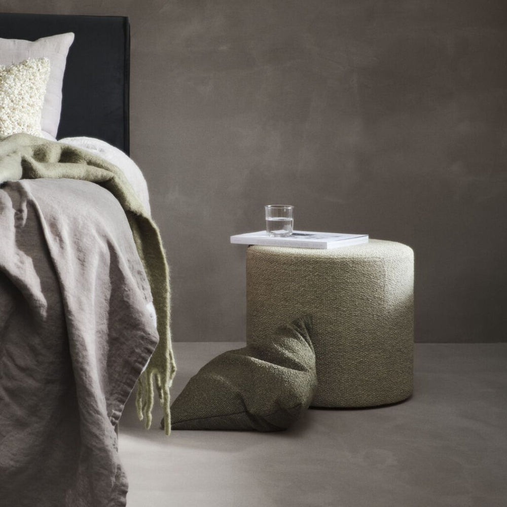 The Decorators: Perna decorativa BoConcept Boucle Olive/Grey