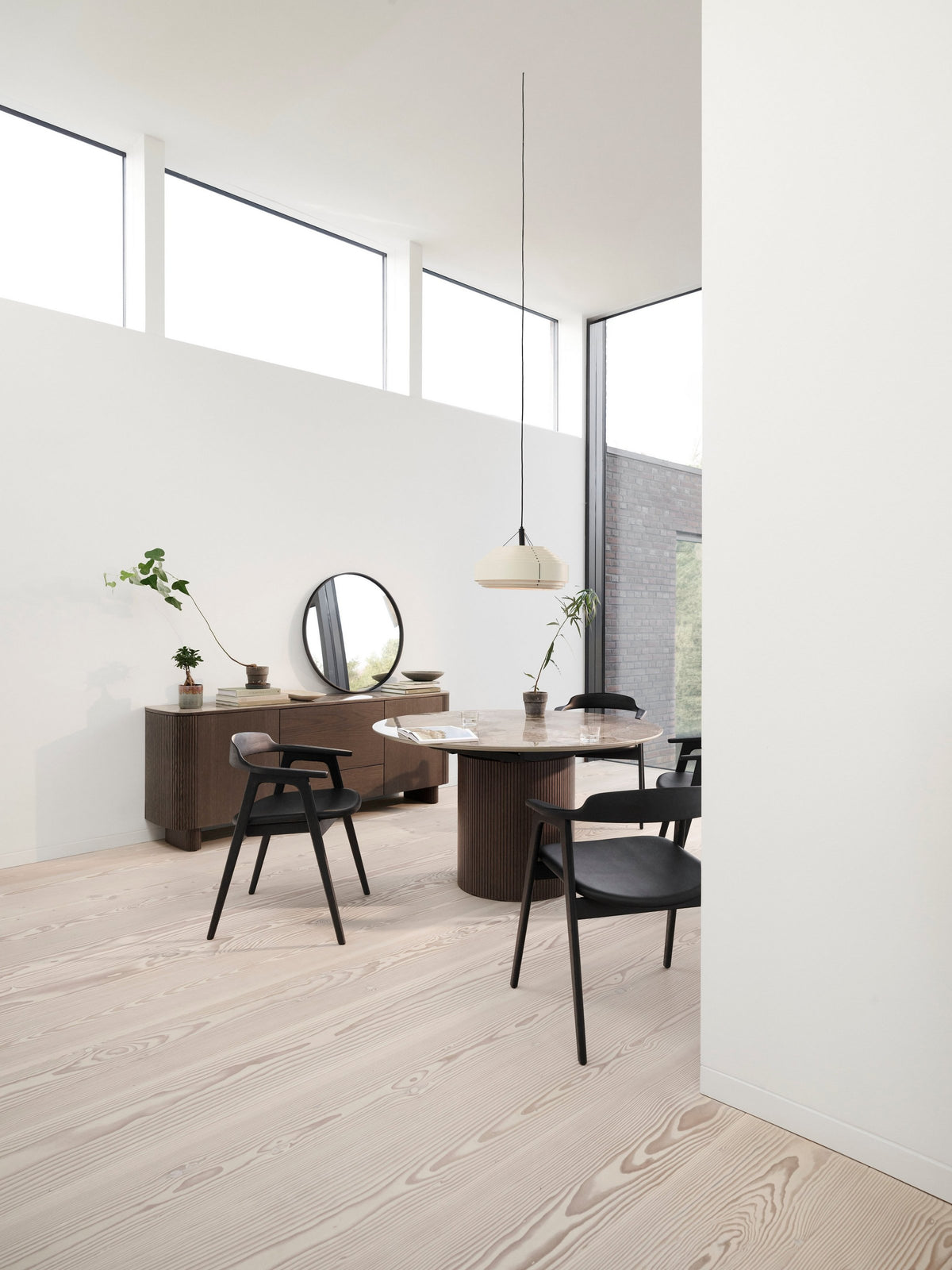 Bufet BoConcept Santiago 150 cm cu usa rabatabila, stejar natural — detaliu