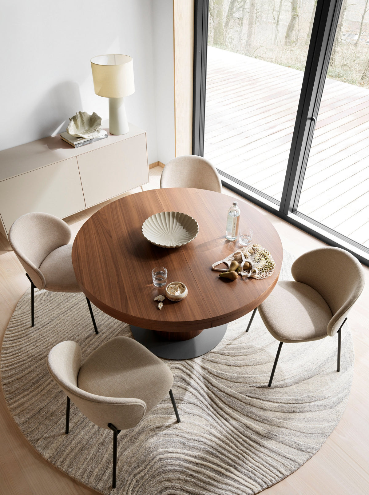 Covor rotund BoConcept Furrow Ø150 cm bej — detaliu