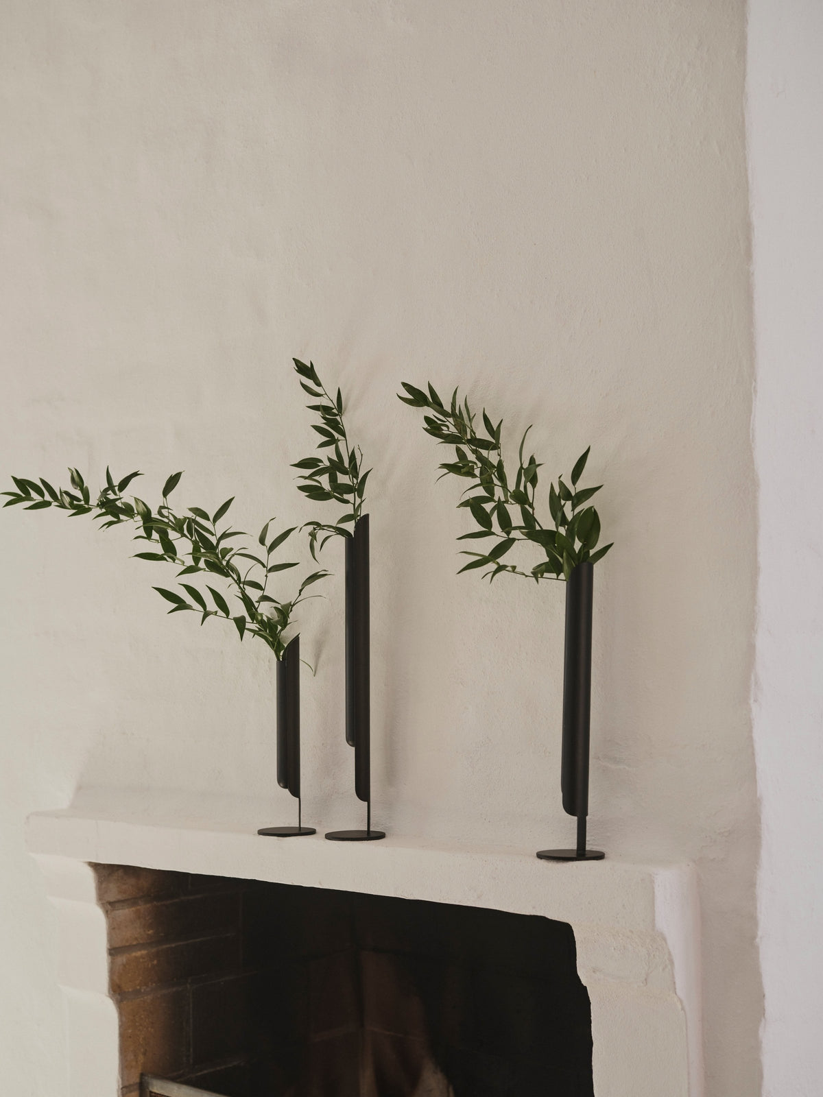 Vază BoConcept Flow din oțel inoxidabil negru — detaliu