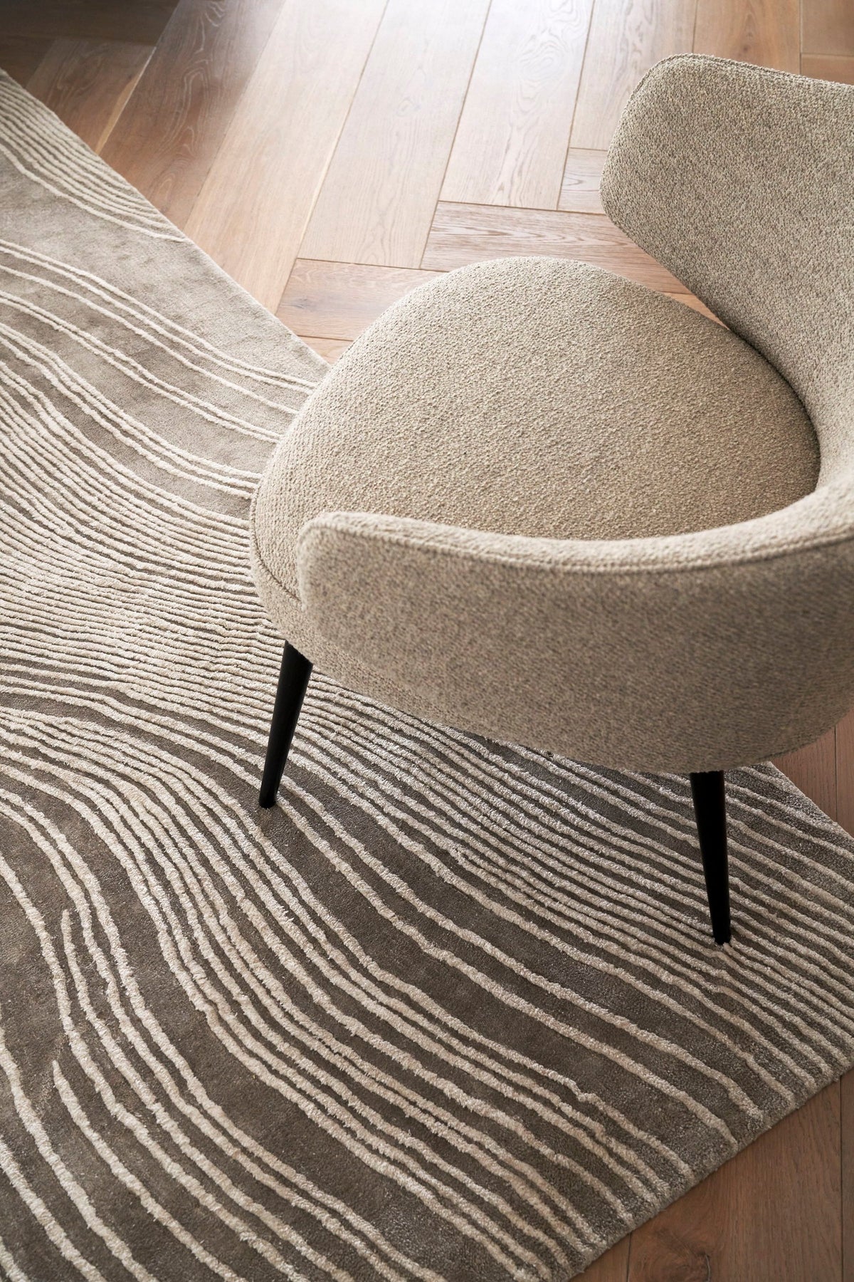 Covor BoConcept Tide 250x350 cm TENCEL — detaliu