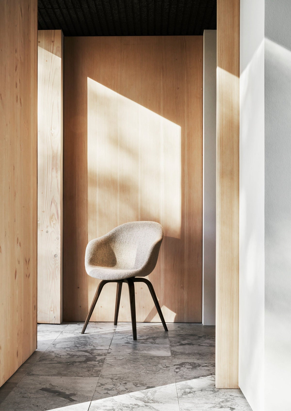 Scaun dining BoConcept Hauge, bej Lazio, stejar natural — detaliu