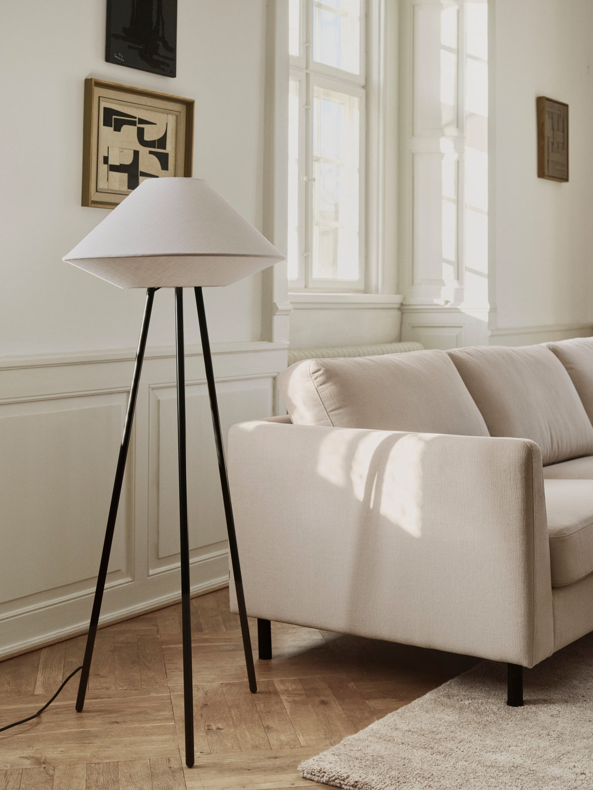 Lampadar BoConcept Kaku cu abajur textil — detaliu