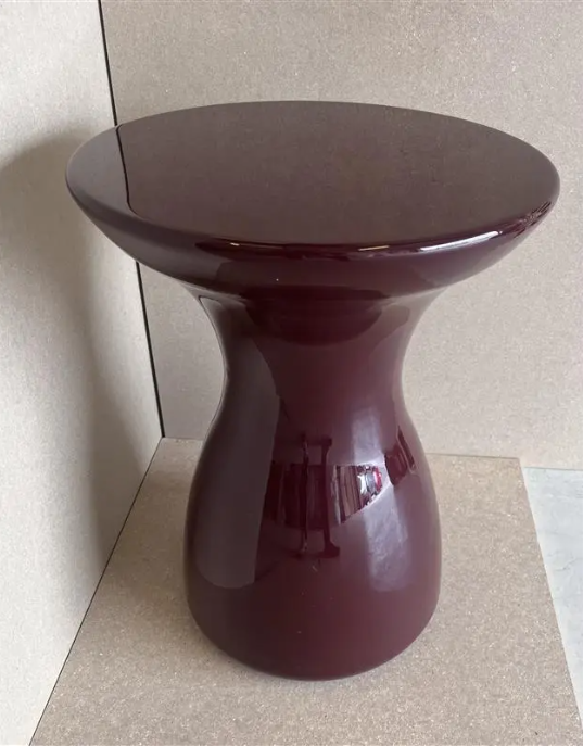 Măsuță laterală rotundă BoConcept Sweet Art, roșu cireș — vedere de ansamblu