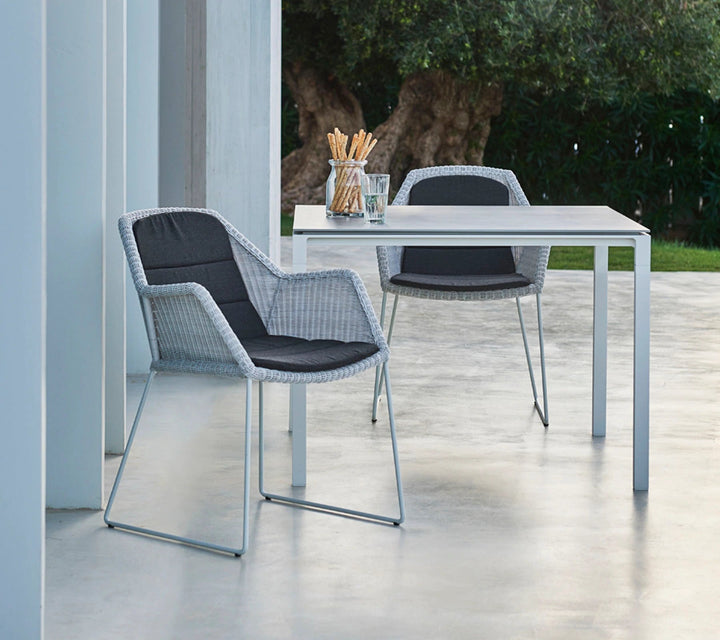 The Decorators: Scaun de exterior Cane-line Breeze Negru