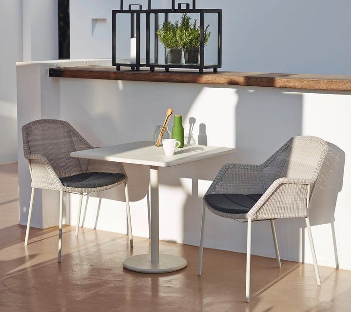 The Decorators: Scaun de exterior Cane-line Breeze Gri
