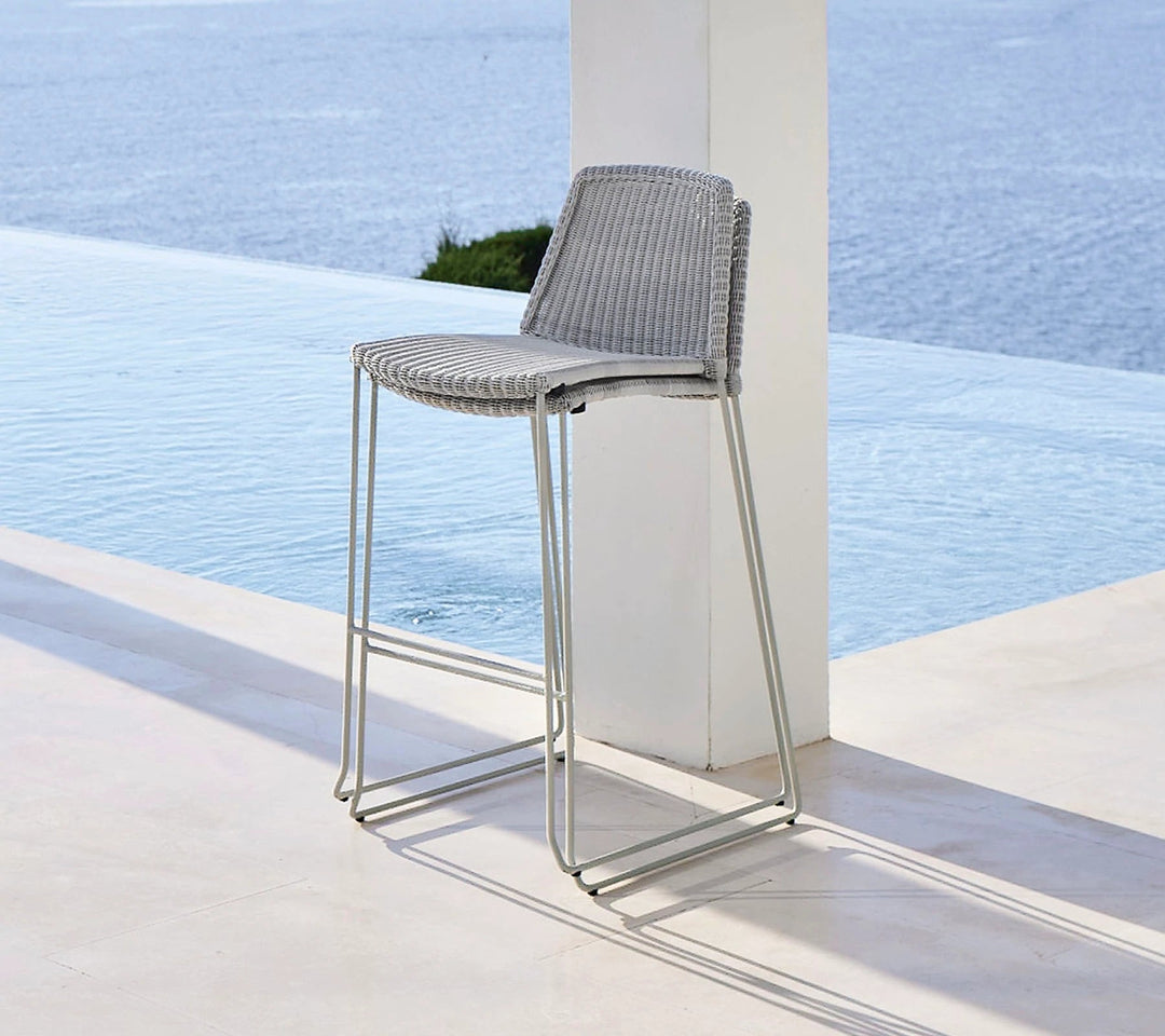 The Decorators: Scaun de bar Cane-line Breeze Gri deschis