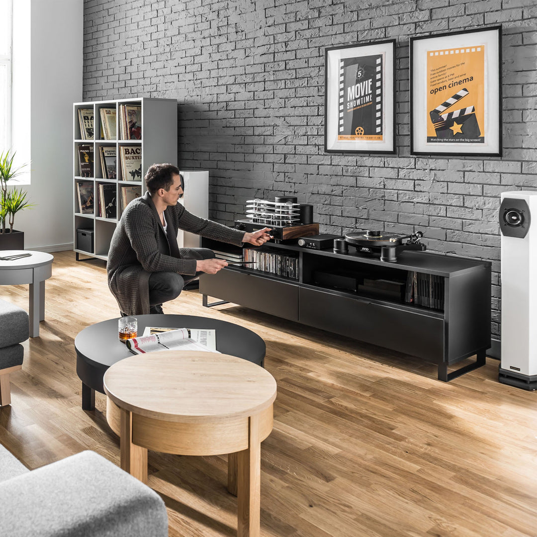 The Decorators: Comoda TV 180 cm cu sistem pentru accesorii VOX Simple