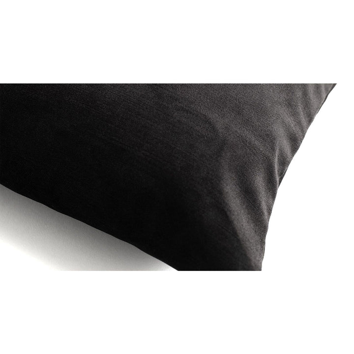 The Decorators: Perna decorativa BoConcept Velvet Black