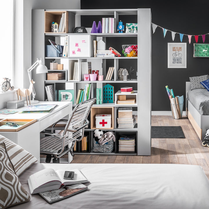 The Decorators: Biblioteca inalta/separator camera alb VOX 4 You 168x40.5x206 cm