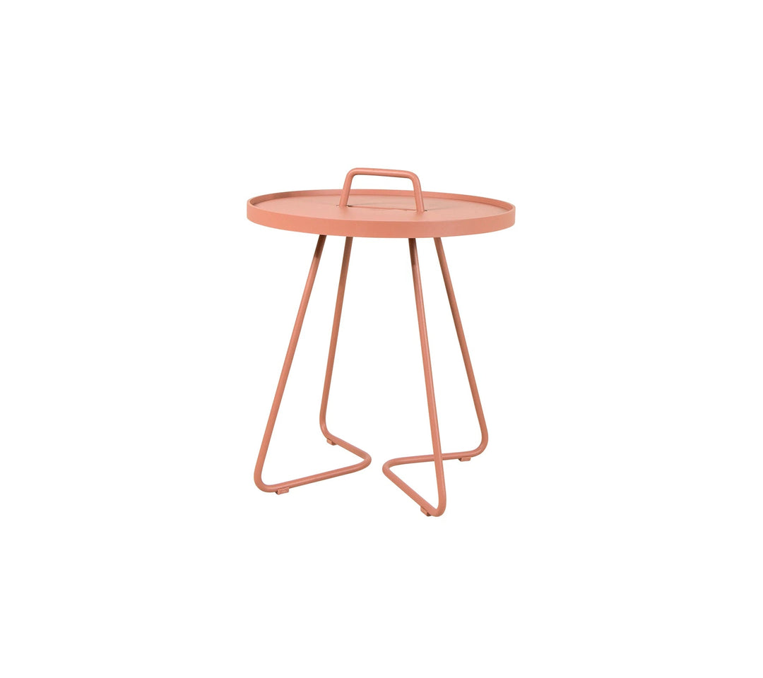 The Decorators: Masuta laterala medie Cane-line On-The-Move Dark rose