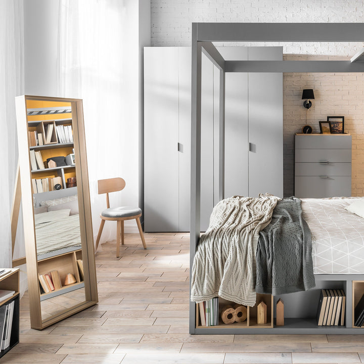 The Decorators: Scaun VOX Closer