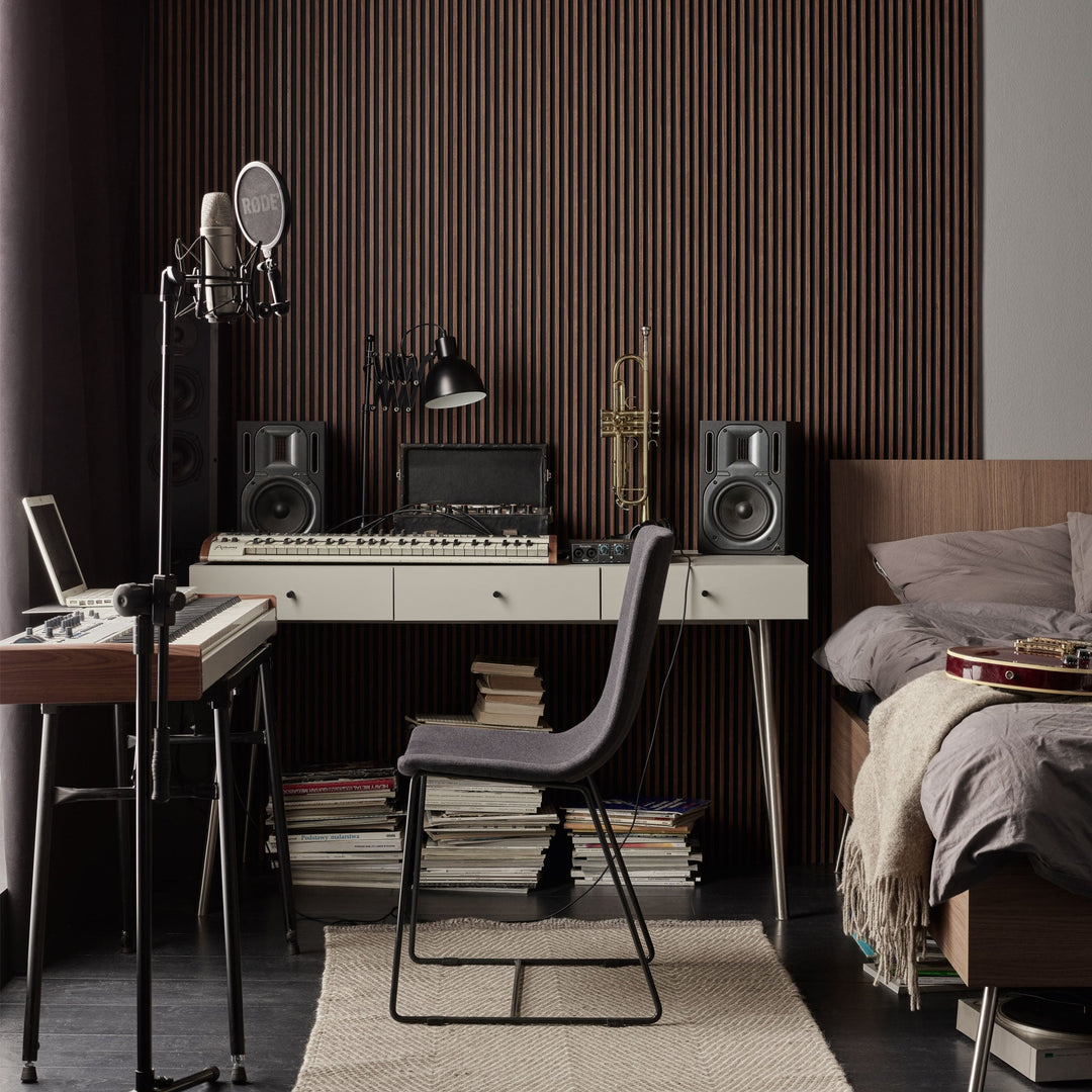 The Decorators: Birou gri cu picioare metalice -VOX Creative-  136x67x78 cm