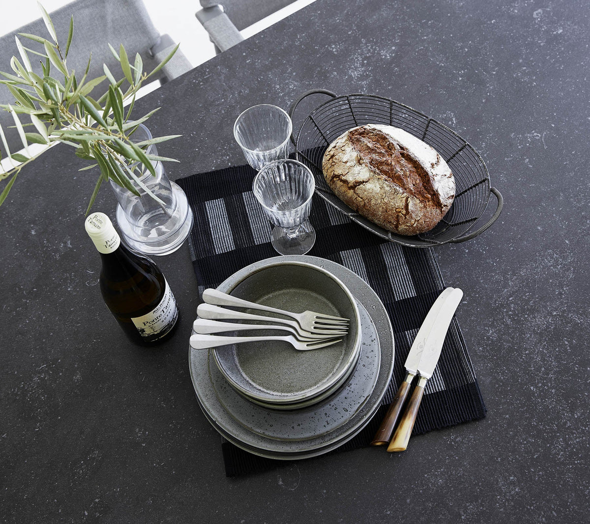 The Decorators: Masa de exterior Cane-line Drop Lava grey/Fossil grey