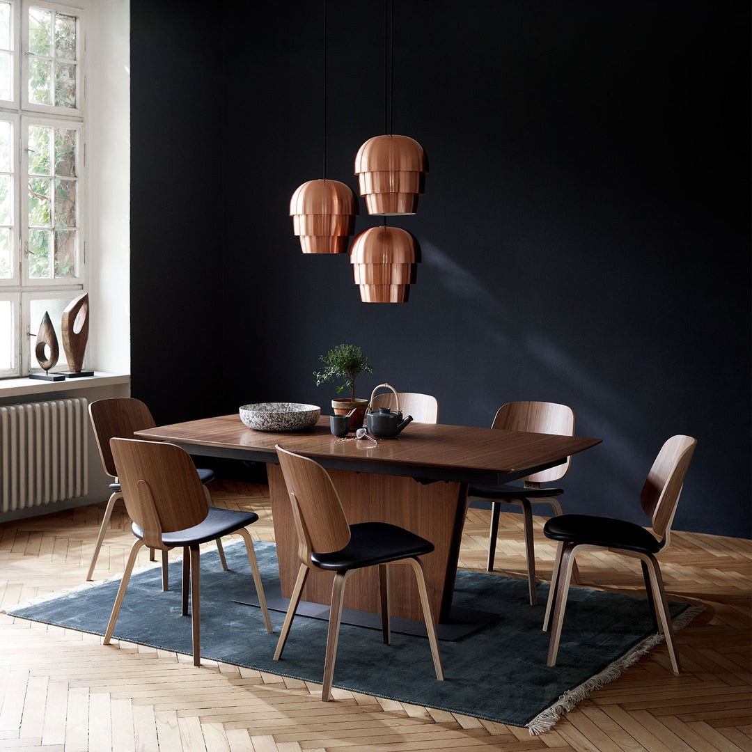 The Decorators: Lustra BoConcept Pine cone cupru