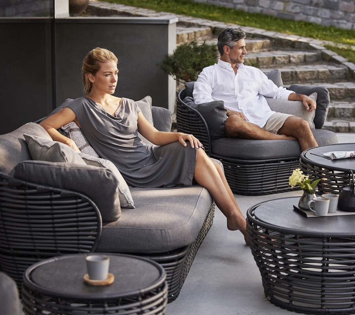 The Decorators: Fotoliu de exterior Cane-line Basket lounge Graphite
