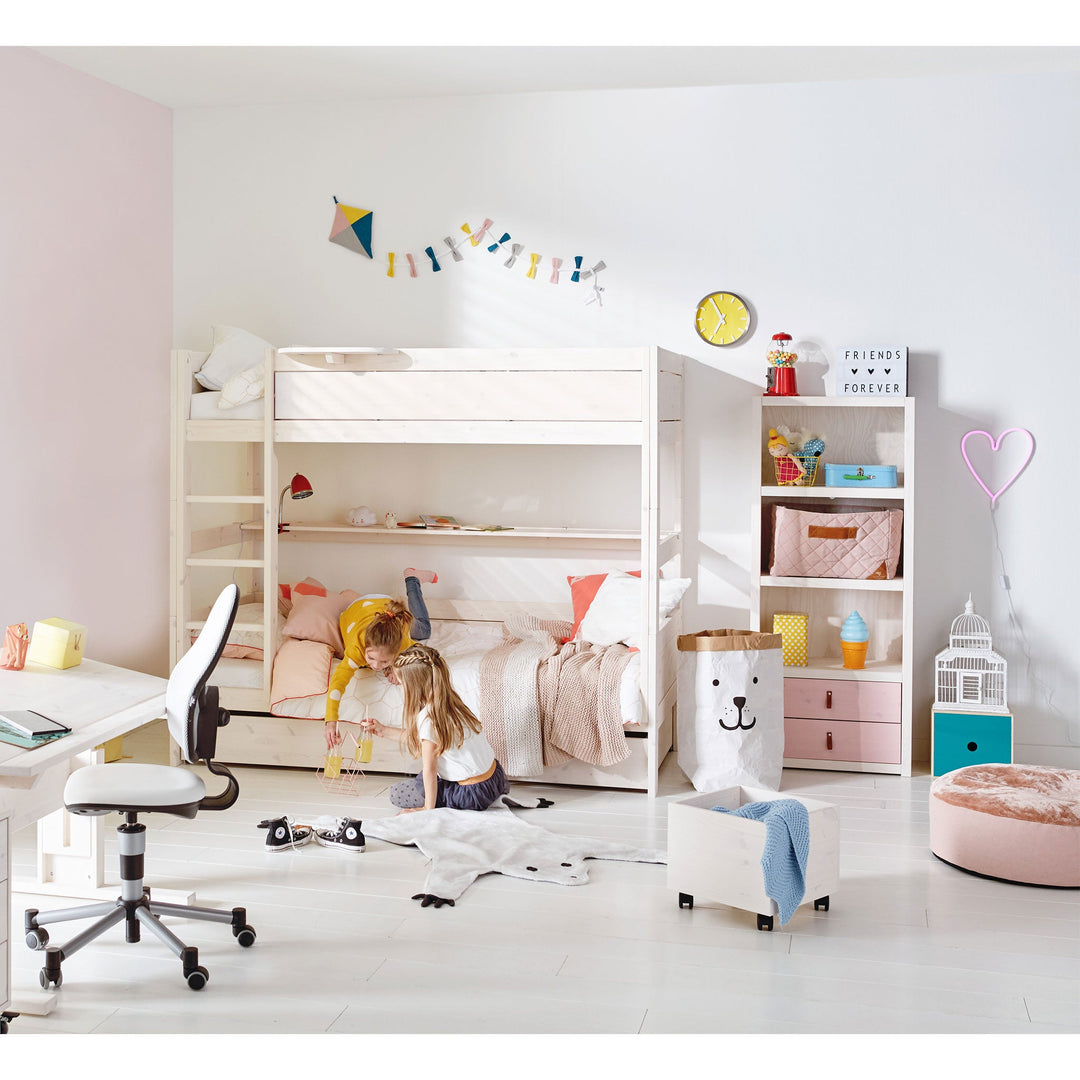 The Decorators: Biblioteca pentru copii, lemn de pin, 197x66.6 cm