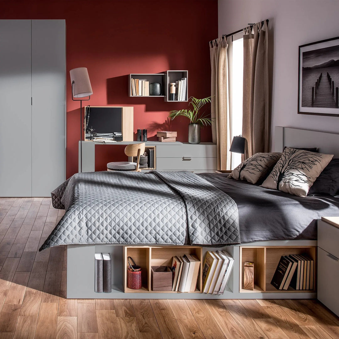 The Decorators: Birou alb cu 3 sertare -VOX 4 You- 142x63x78 cm