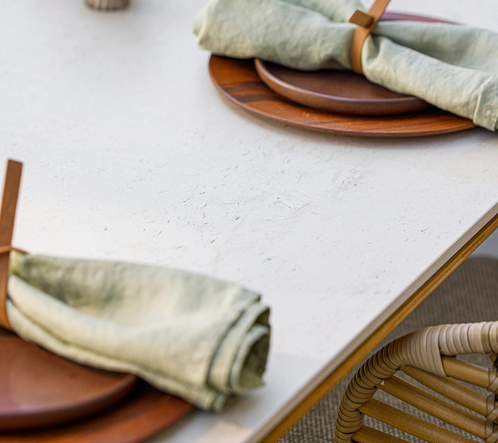 The Decorators: Masa de exterior Cane-line Aspect Teak/Travertine look