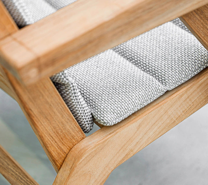 The Decorators: Fotoliu de exterior ajustabil Cane-line Flip