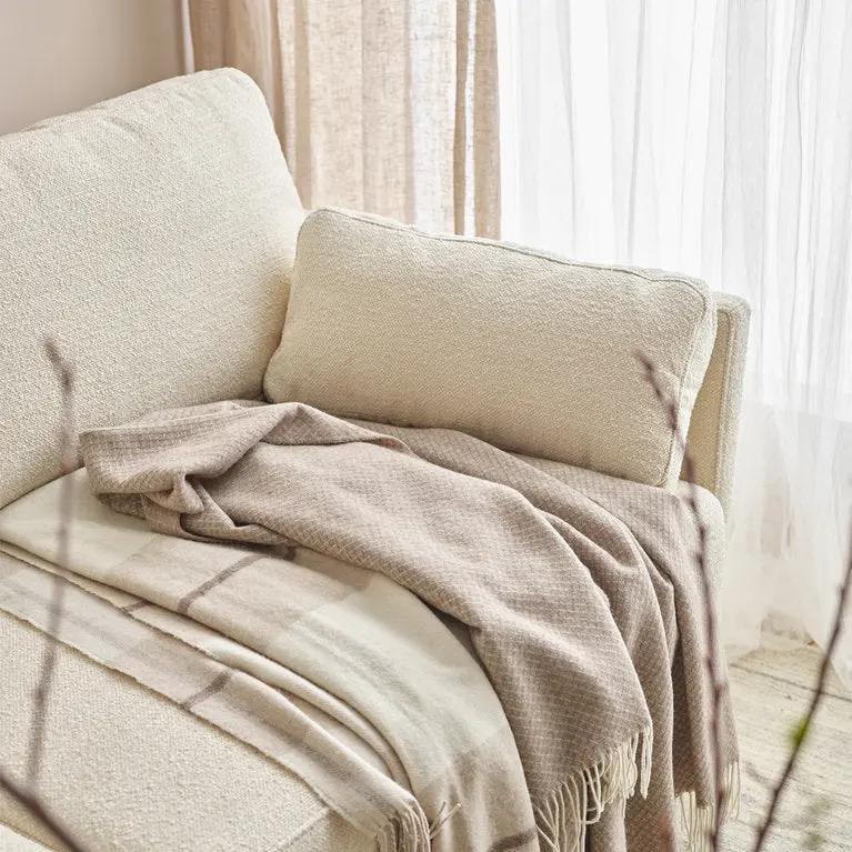 The Decorators: Canapea extensibila crem, 3 locuri, 209x103x81 cm Vox Estar